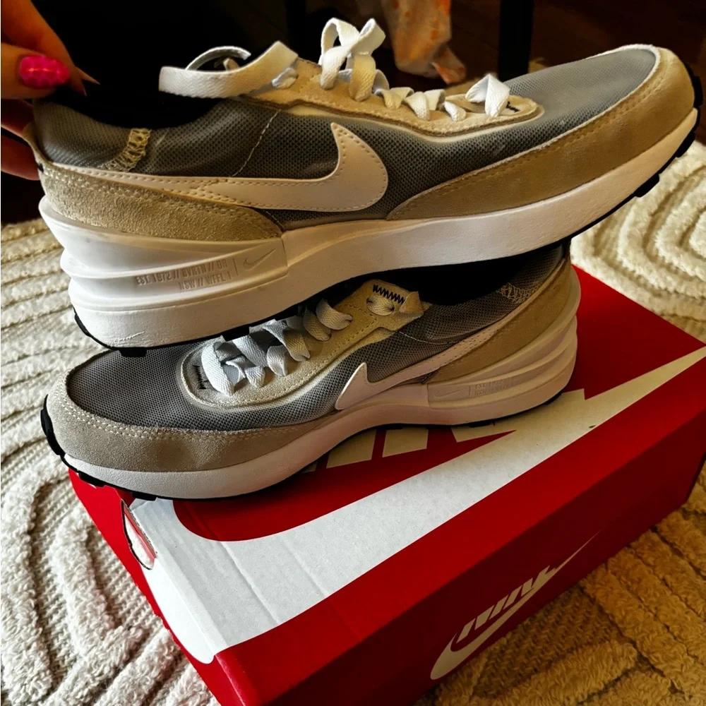 Nike waffle one size 5Y